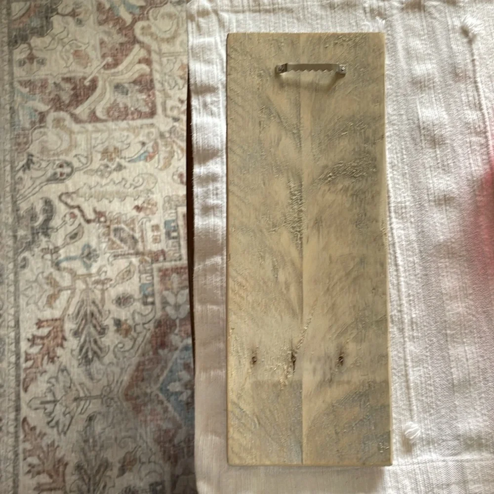 Single decorative hook